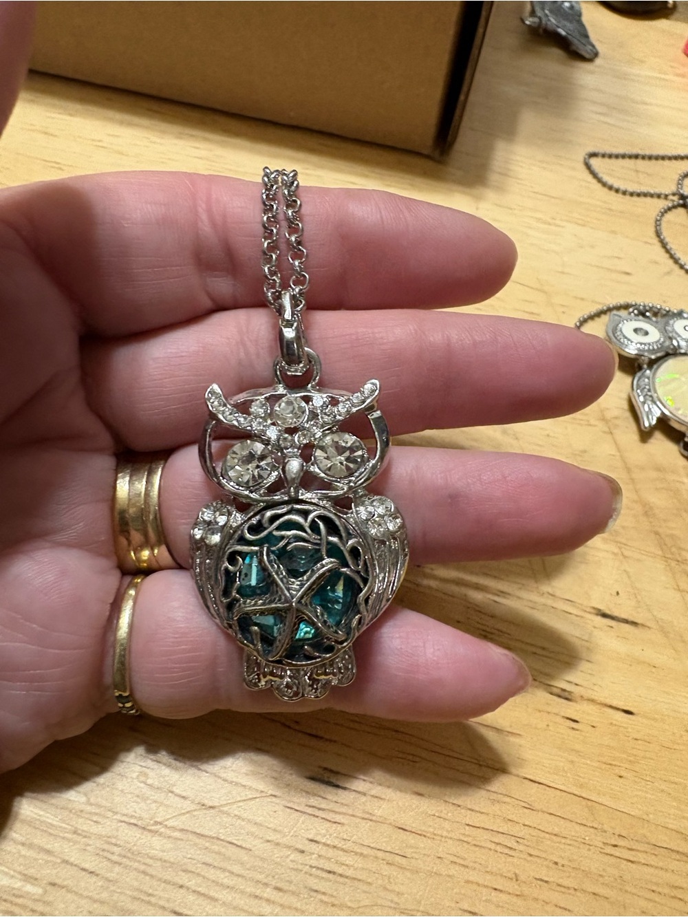 N5 Silver Filigree Owl Pendant Necklace with Teal Centre Stone & Crystals